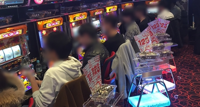 グランドオープン初日 スロパチ初取材 全台総差枚数 21万枚越え 番長３を筆頭に多くの機種から盛り上がりを見せた 123横浜西口店 12月21日 スロパチステーション パチンコ パチスロホールサイト